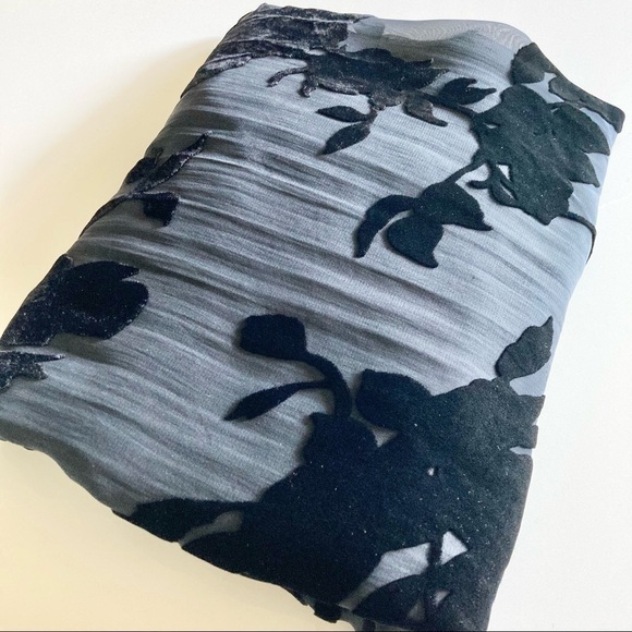 Vintage Black Velvet Embroidered Floral Rectangle Scarf - Picture 7 of 7